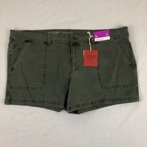 Mossimo Olive Green Midi Shorts, NWT, Size 16